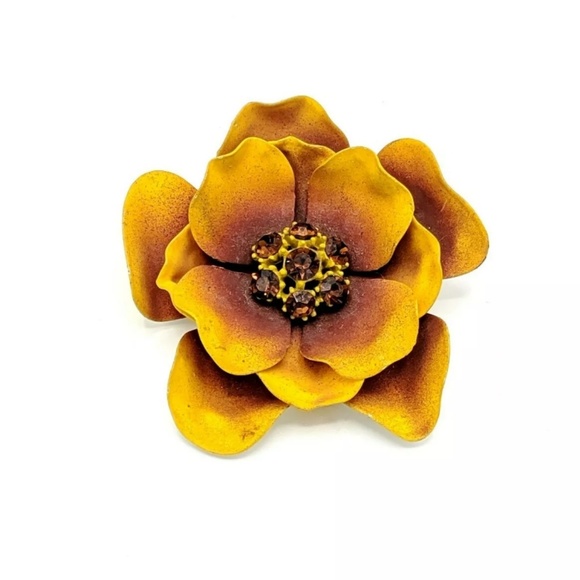 Vintage Jewelry - Vintage Enamel Metal Flower Brooch Pin Orange